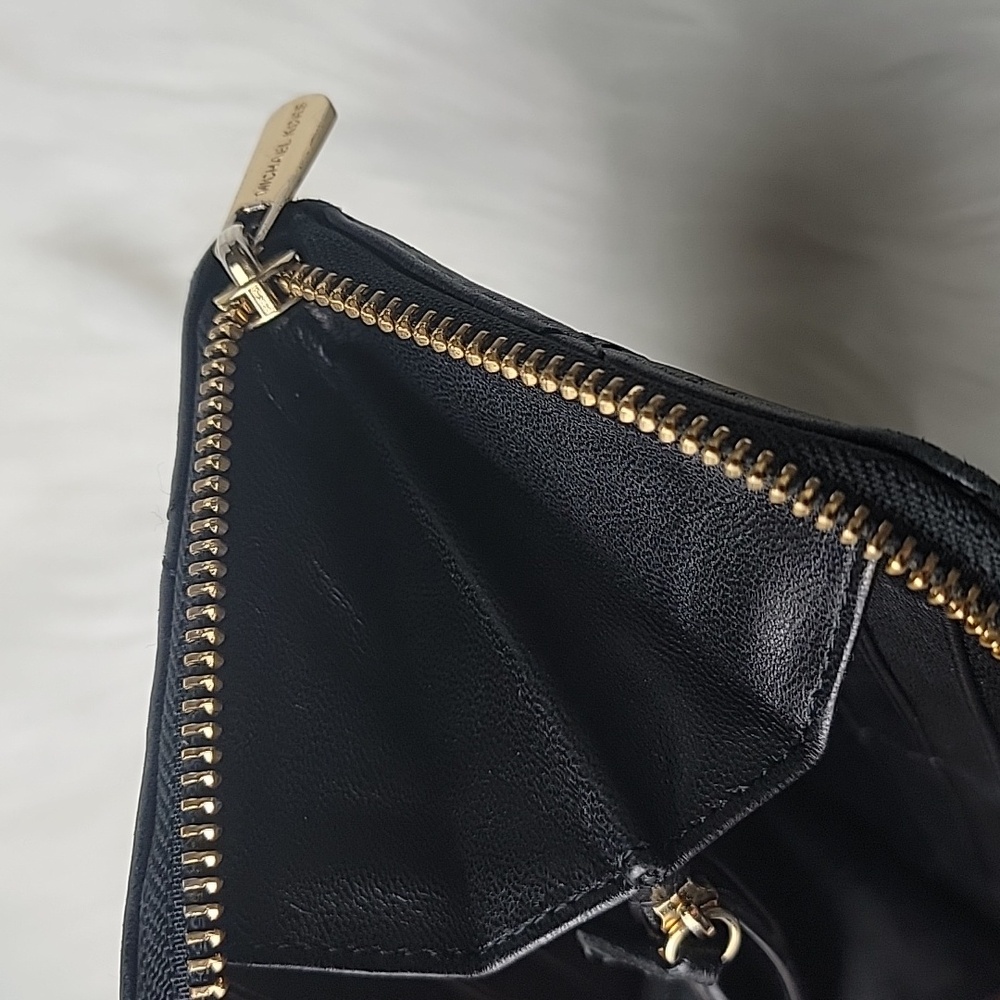 MICHAEL KORS Hamilton Black‎ Quilted Leather Gold Tone Logo Zip Around Wallet - Picture 9 of 14